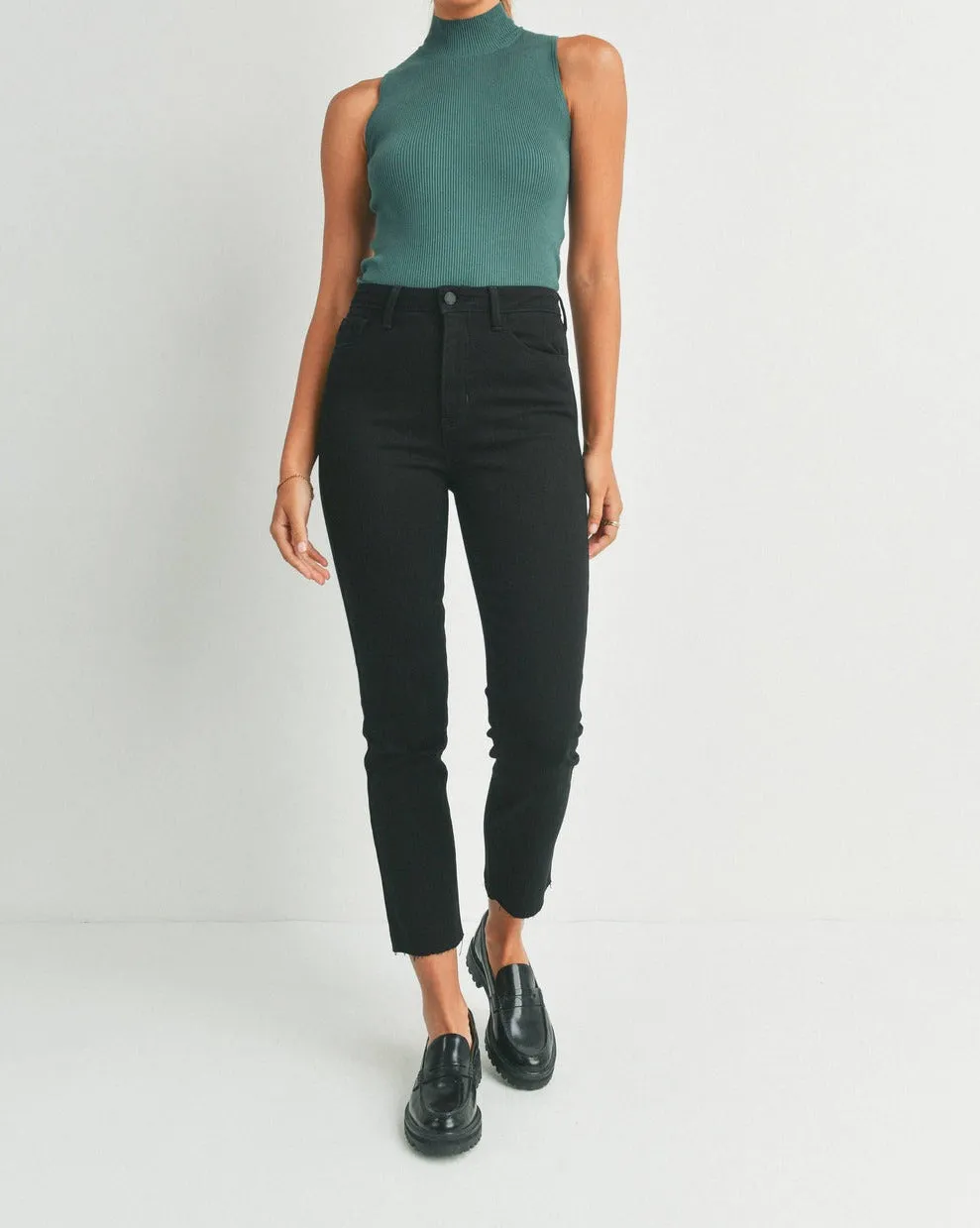 BLACK CLEAN SLENDER STRAIGHT JEANS