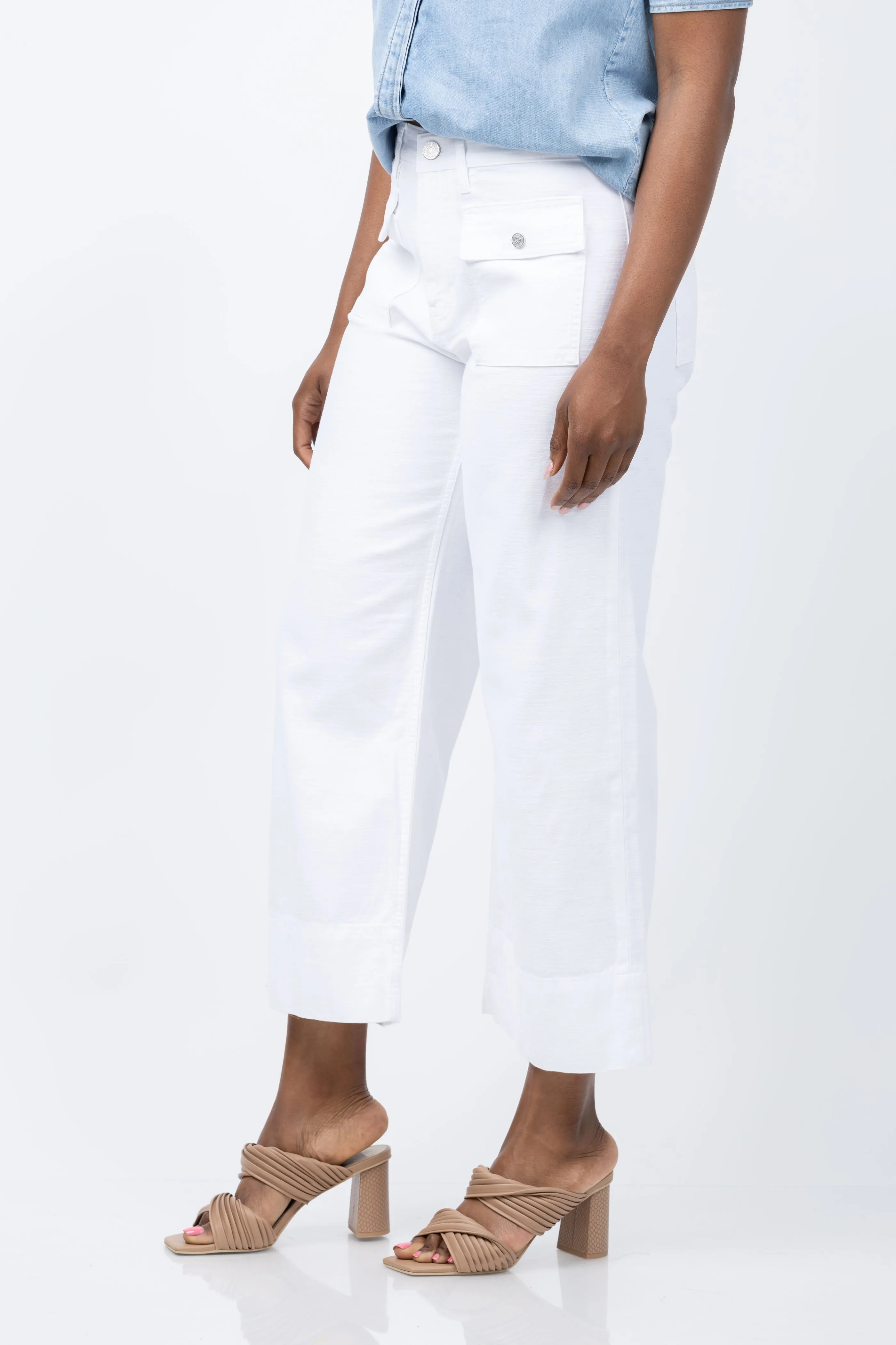 Frame 70's Patch Pocket Jeans in White