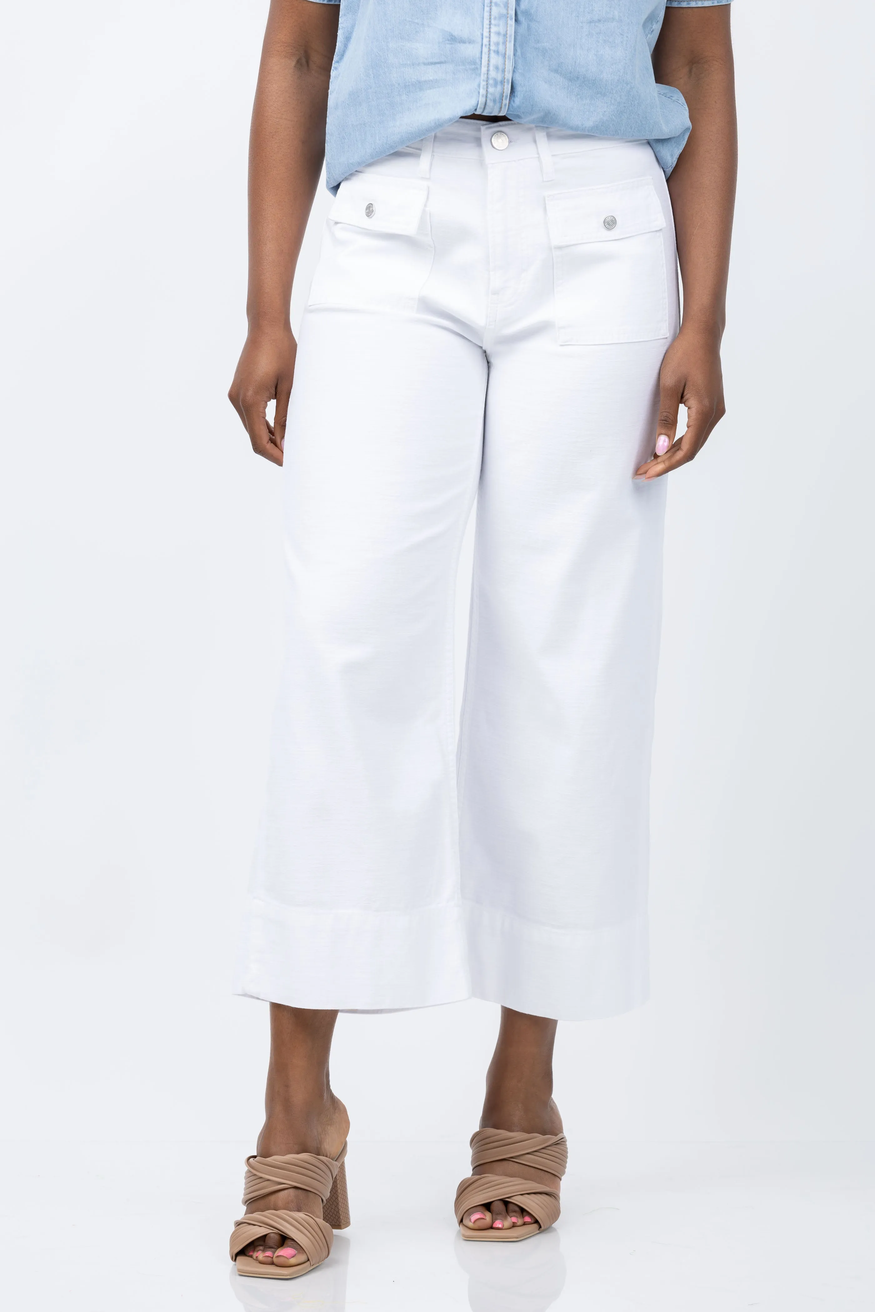 Frame 70's Patch Pocket Jeans in White