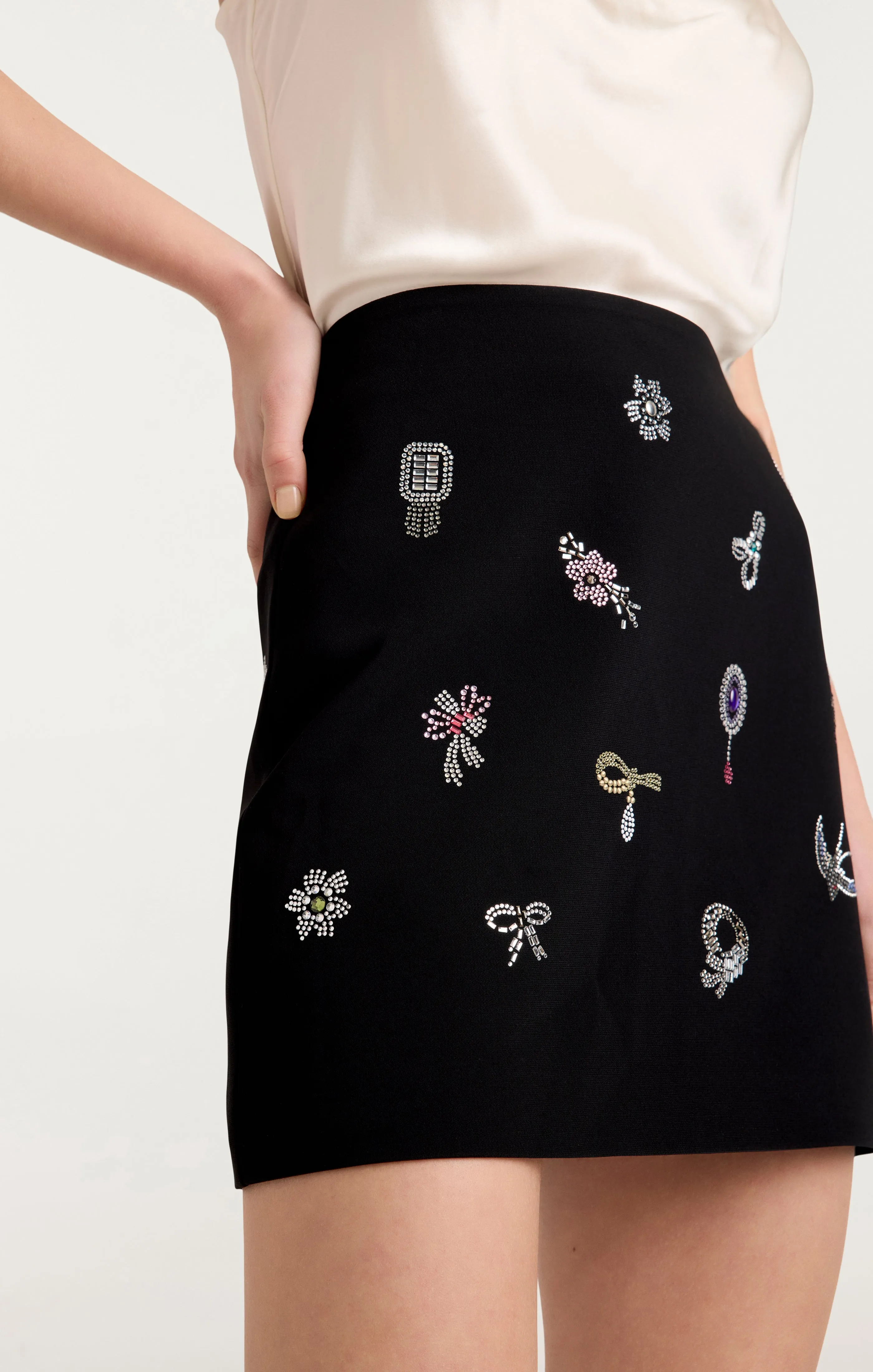 Heatset Brooches Embellished Doris Skirt