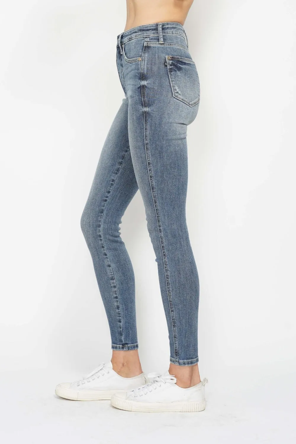 Judy Blue Full Size Tummy Control Contrast Wash Skinny Jeans