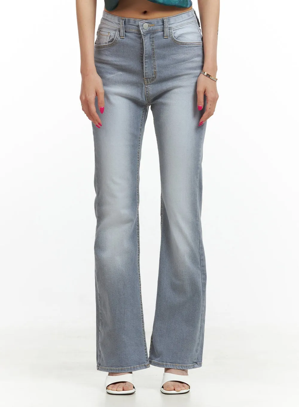 Lightwashed Bootcut Jeans CU417