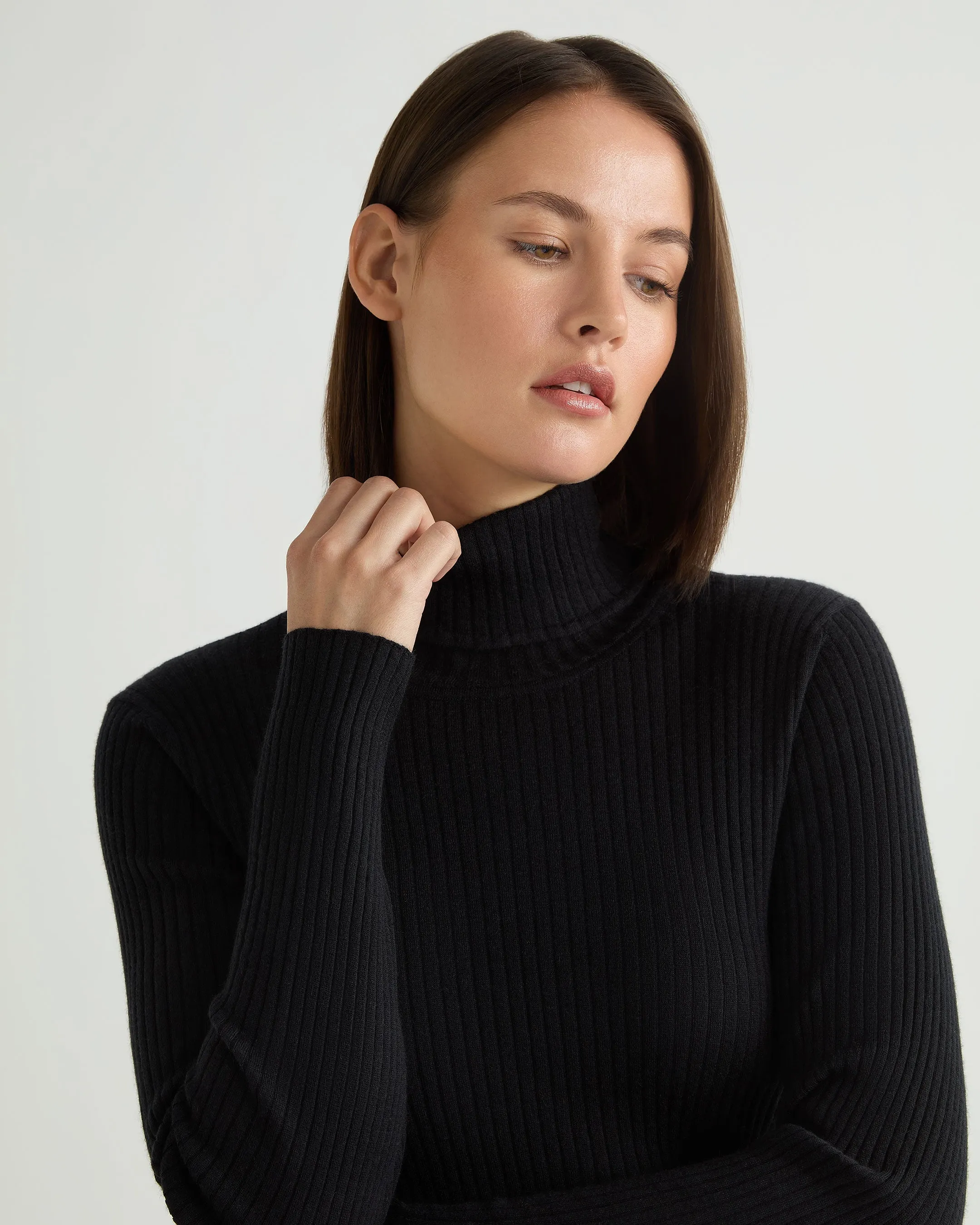 Women's Superfine Cashmere Ribbed Roll Neck Jumper Black